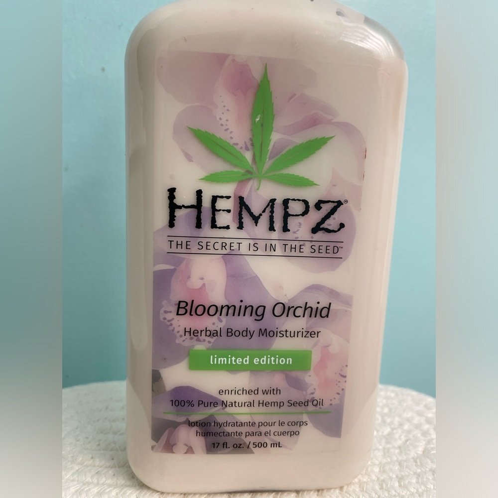 NEW Hempz Blushing Orchid Body lotion 17 oz